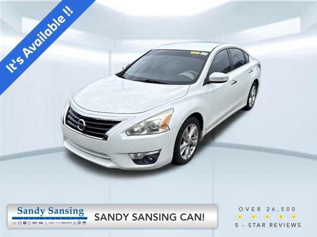 Used 2015 White Nissan 2.5 SL image 1