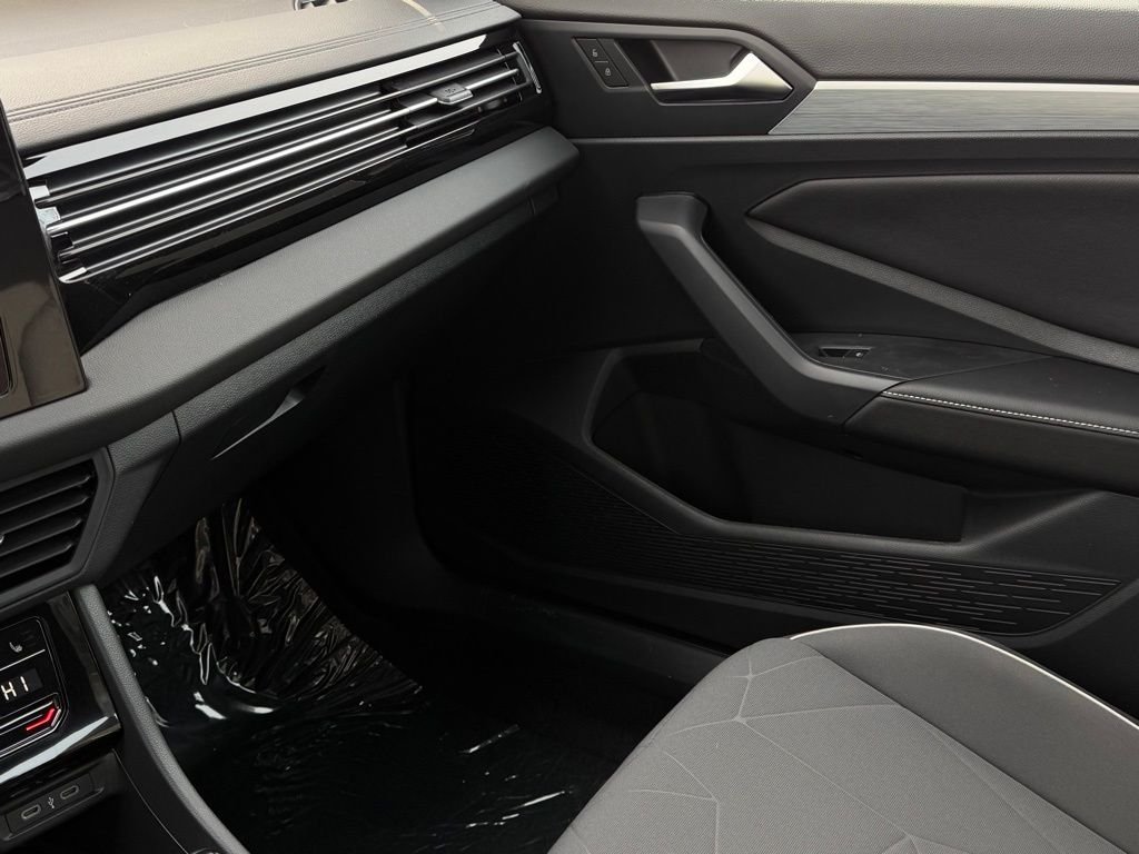 New 2026 Gray Volkswagen 1.5T Sport image 31