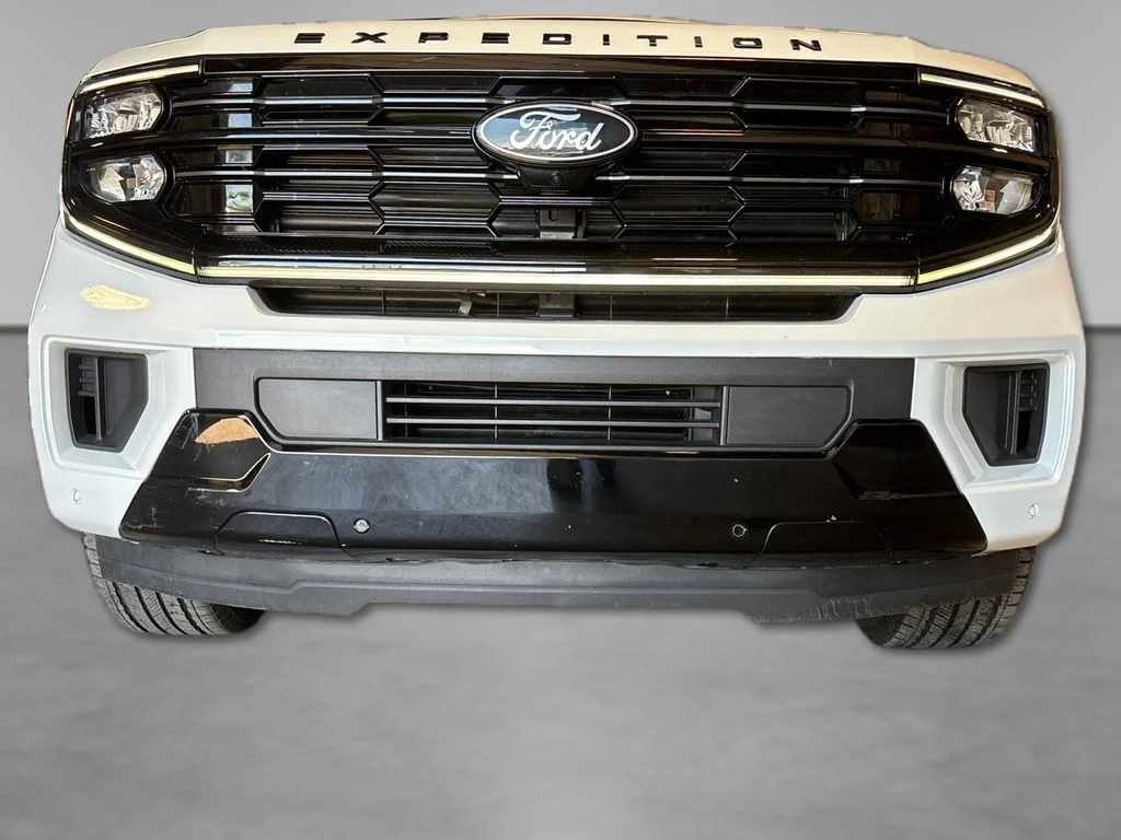 Used 2025 White Metallic Ford Platinum image 14