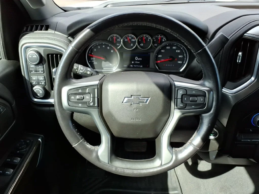 Used 2021 White Chevrolet RST image 20