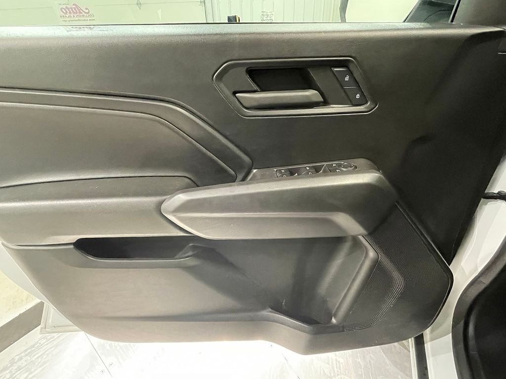 Used 2023 White Chevrolet Trail Boss image 20