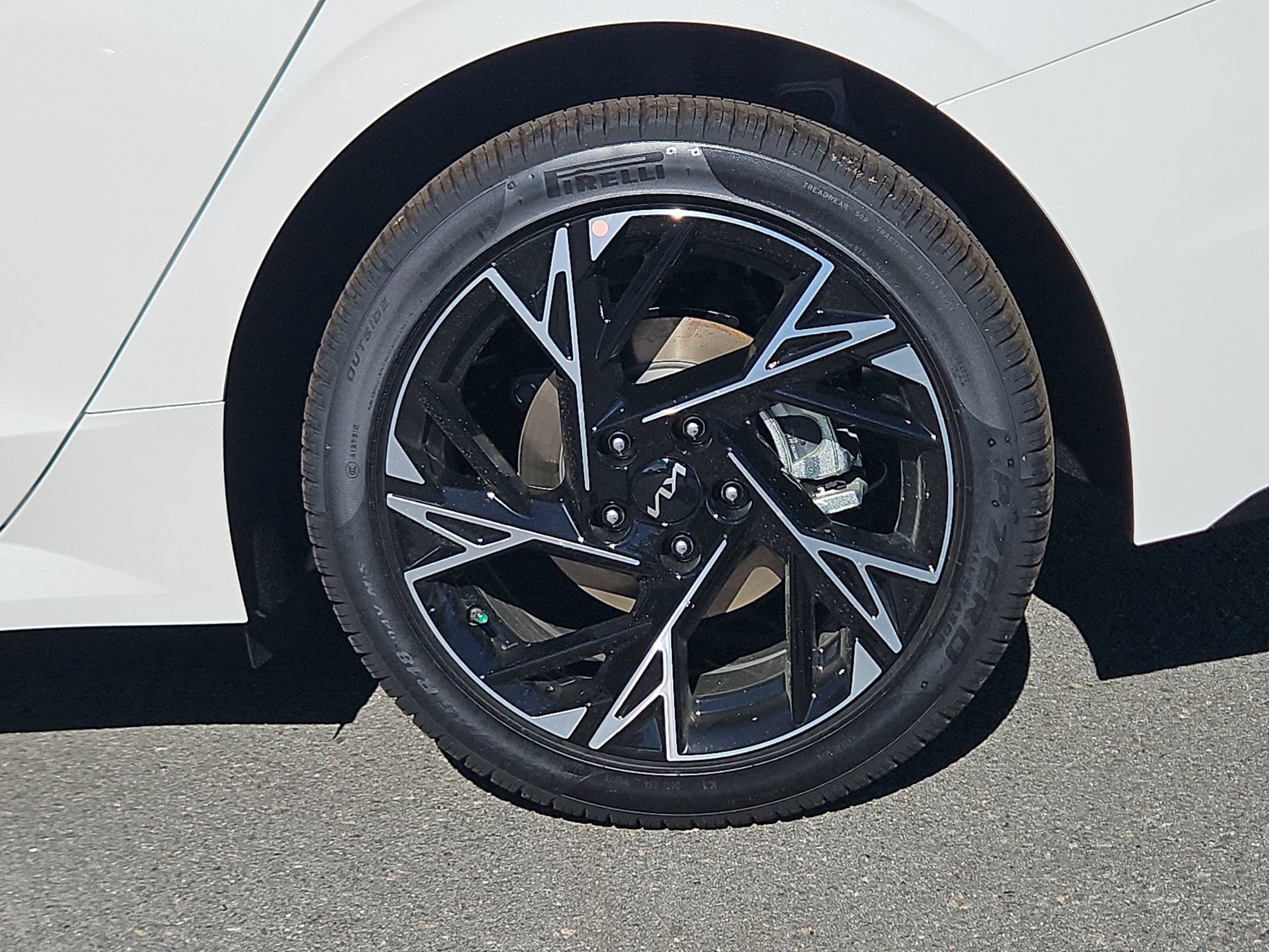 New 2026 Snow White Pearl Kia GT-Line image 13