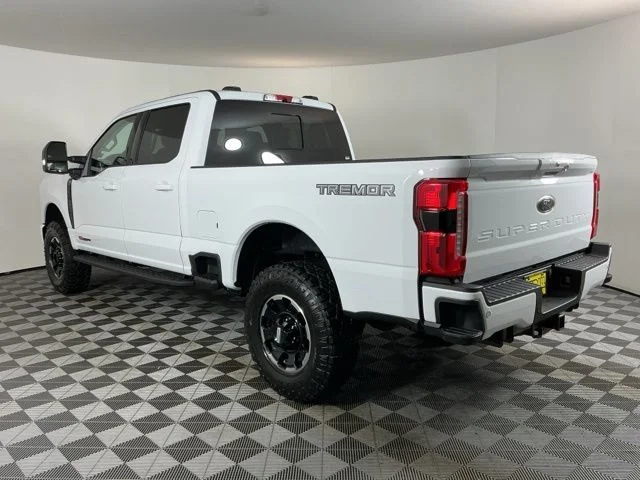 New 2026 Oxford White Ford XLT image 6