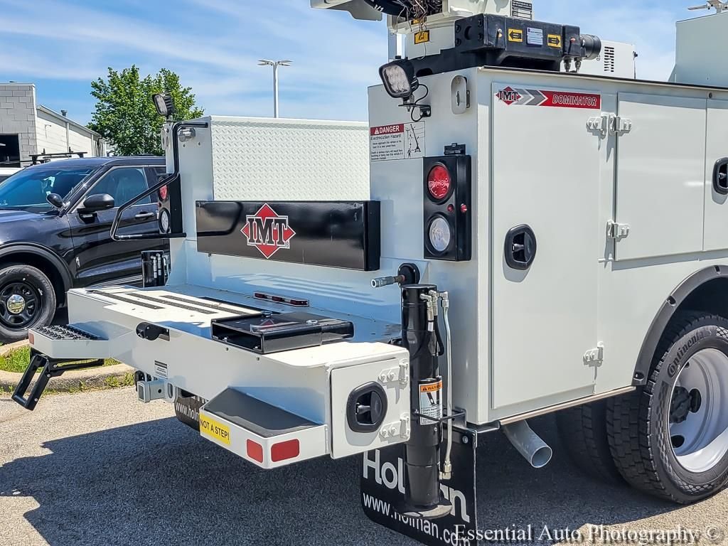 New 2026 Oxford White Ford F-550® XL image 6