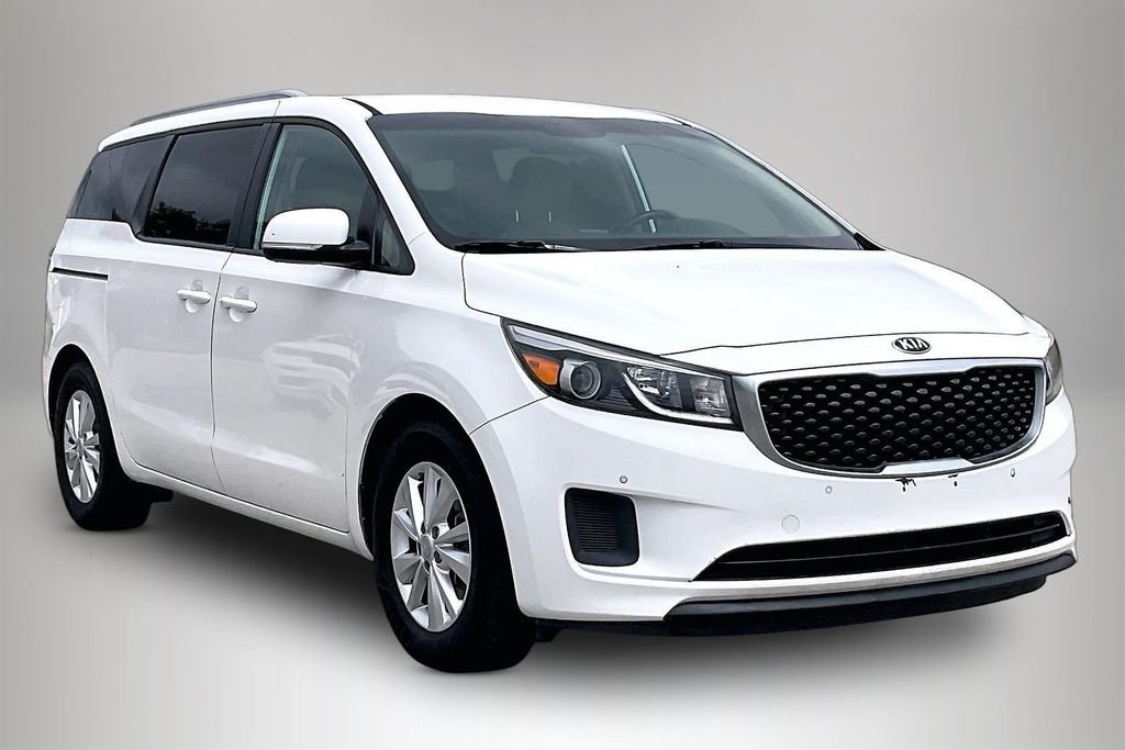 2017 Kia Sedona LX's photo
