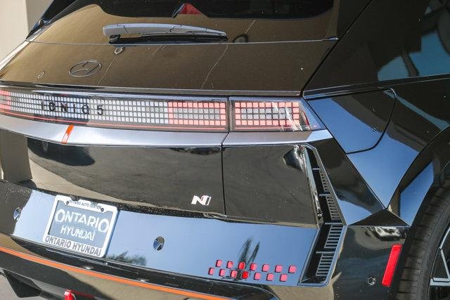 2025 Hyundai IONIQ 5 N - Photo 9