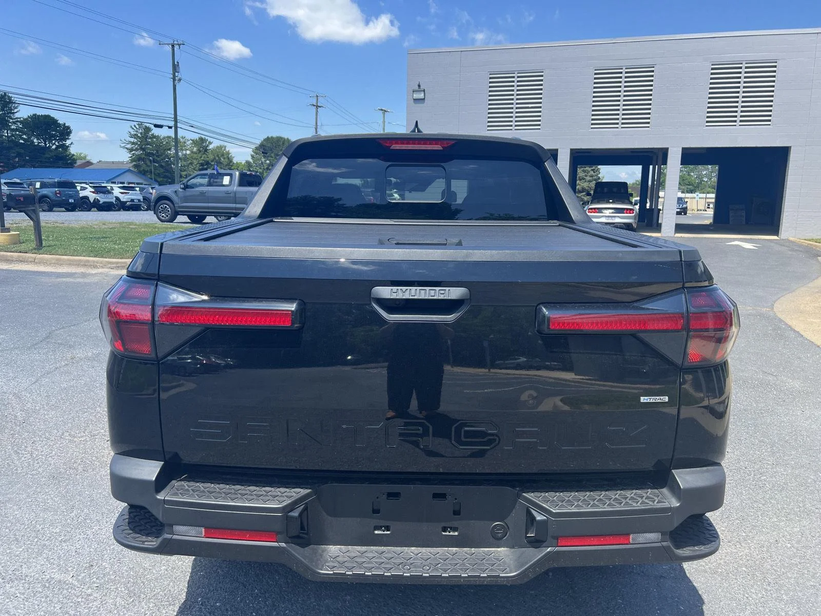 Certified Used 2022 Phantom Black Hyundai SEL image 4