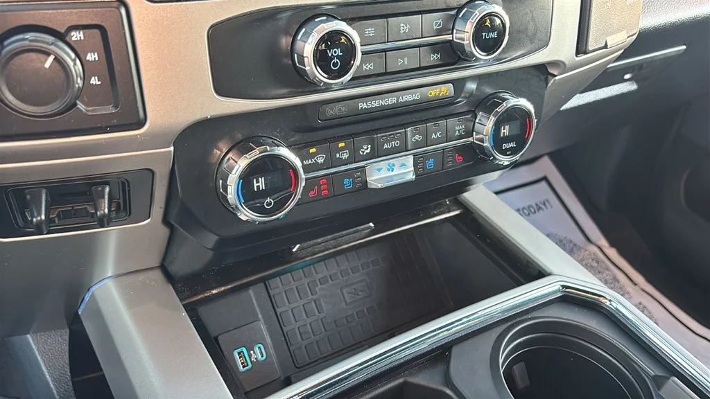 Used 2022 White Ford Lariat image 20