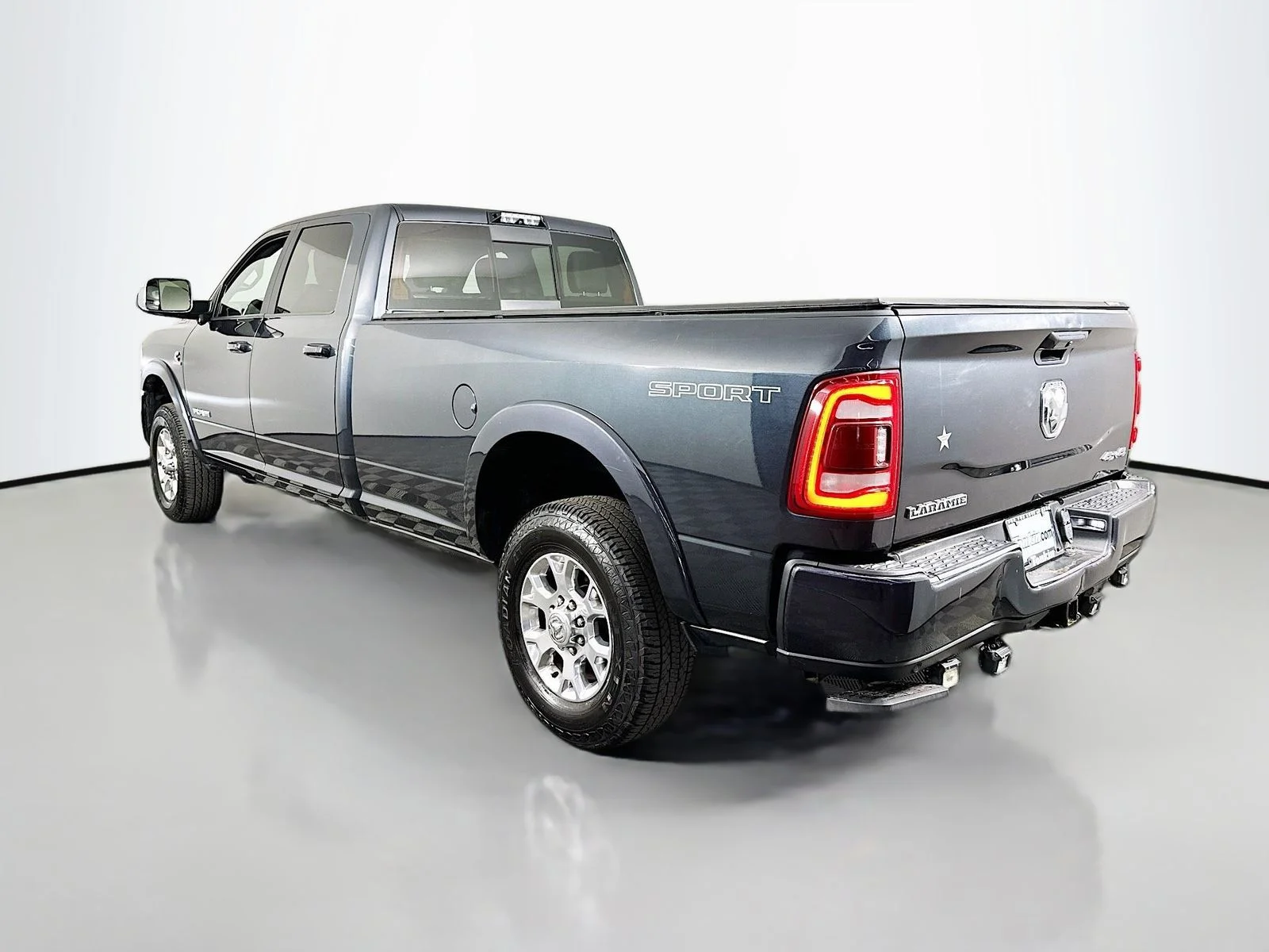 Used 2020 Maximum Steel Metallic Clearcoat Ram Laramie image 6