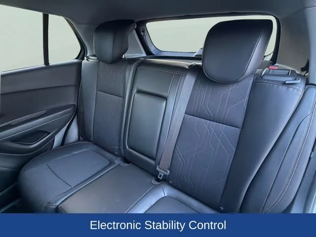 Used 2017 SUMMIT WHITE Chevrolet LT image 19