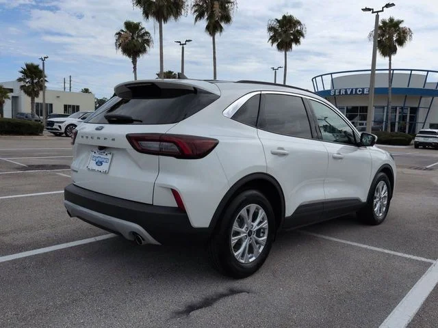 Used 2023 White Ford Active image 4