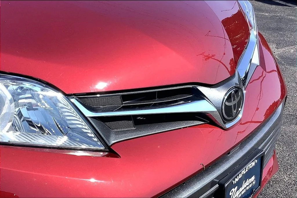 Used 2020 Red Toyota XLE image 35
