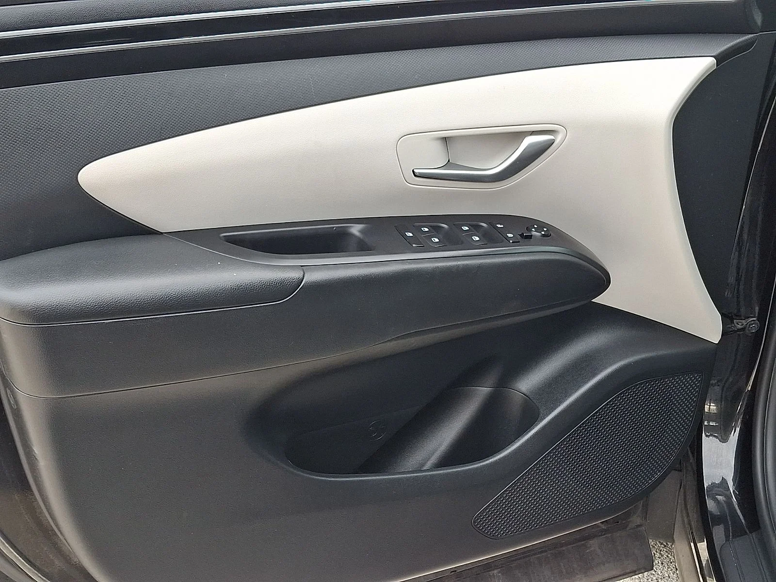 Used 2023 Black Hyundai SEL image 12