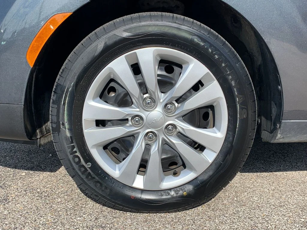 Used 2022 Gray Kia LX image 31