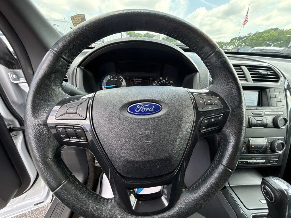 Used 2018 White Ford XLT image 11