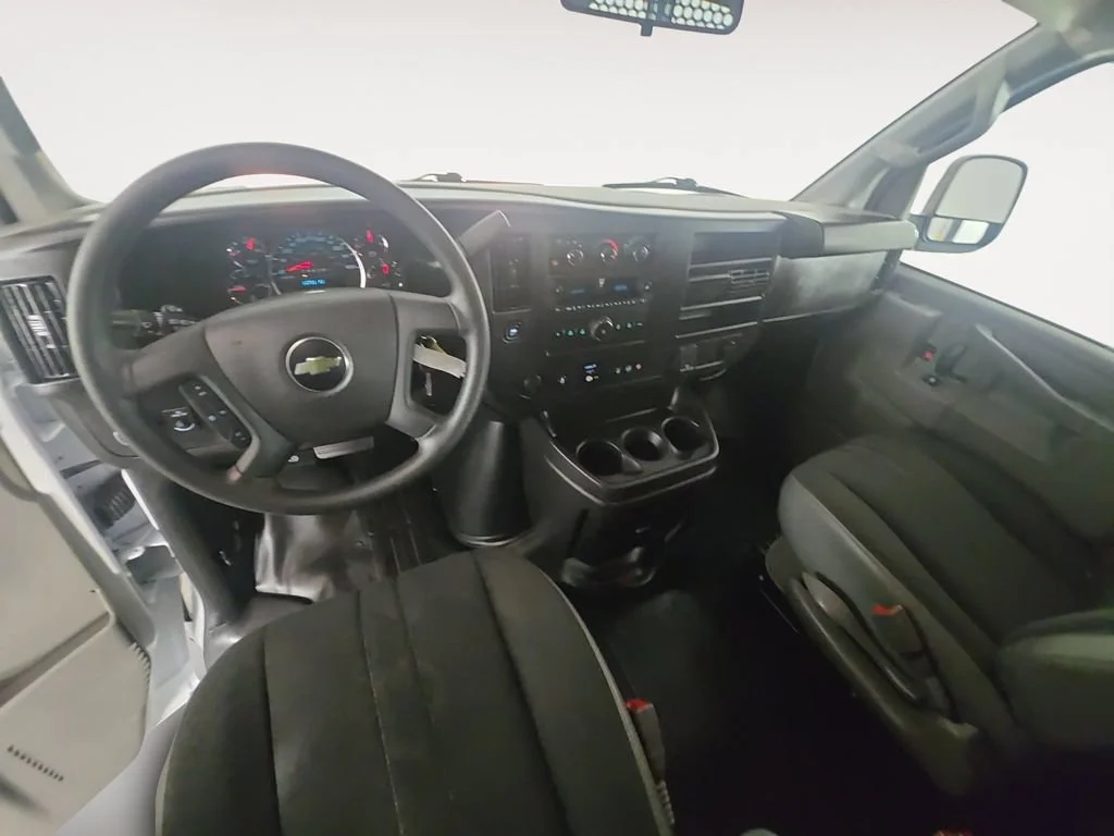 Used 2024 Summit White Chevrolet WT image 13