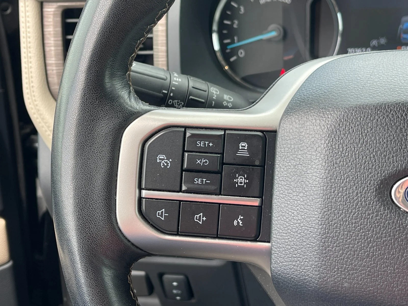 Used 2024 Black Ford Limited image 29
