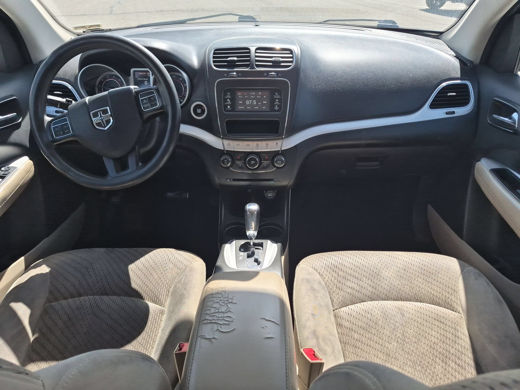 Used 2018 Granite Pearlcoat Dodge SE image 25