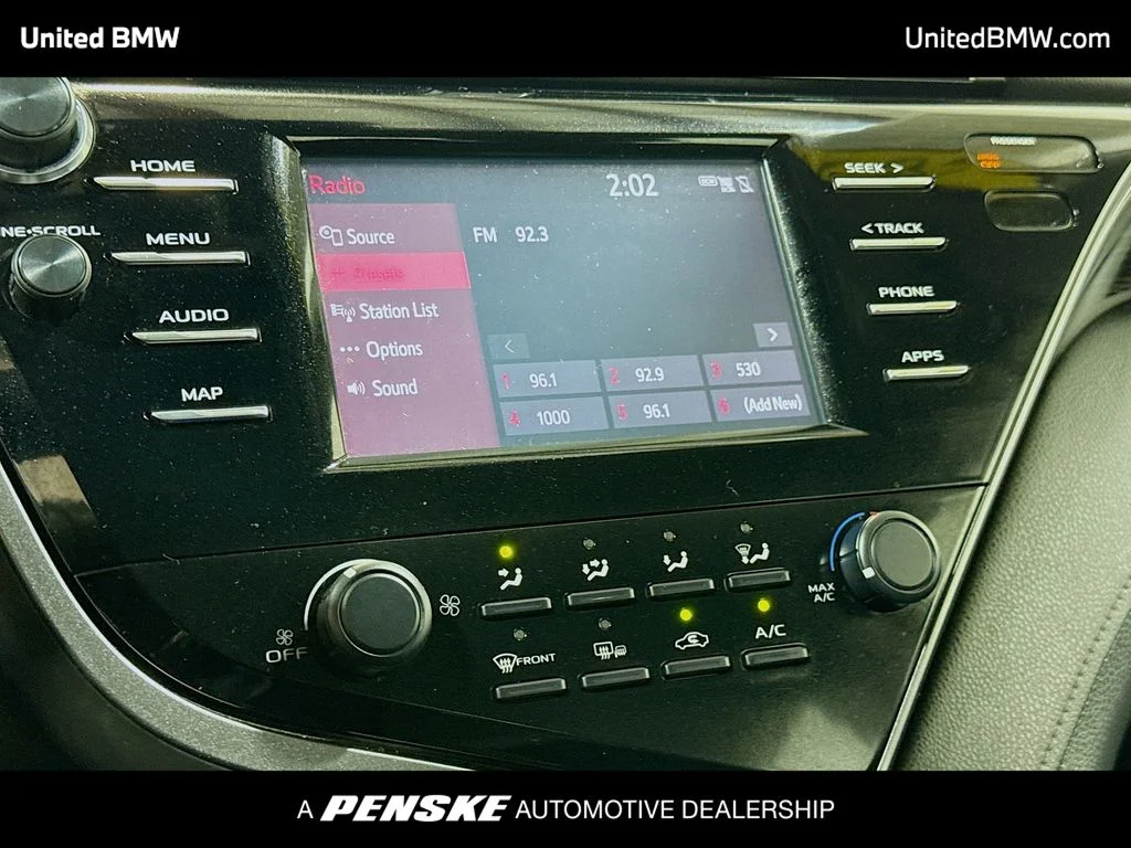 2019 Toyota Camry LE - Photo 10