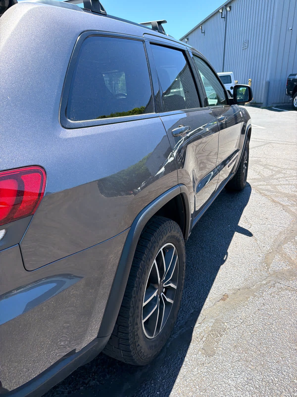 Used 2020 Granite Crystal Metallic Clearcoat Jeep Trailhawk image 20