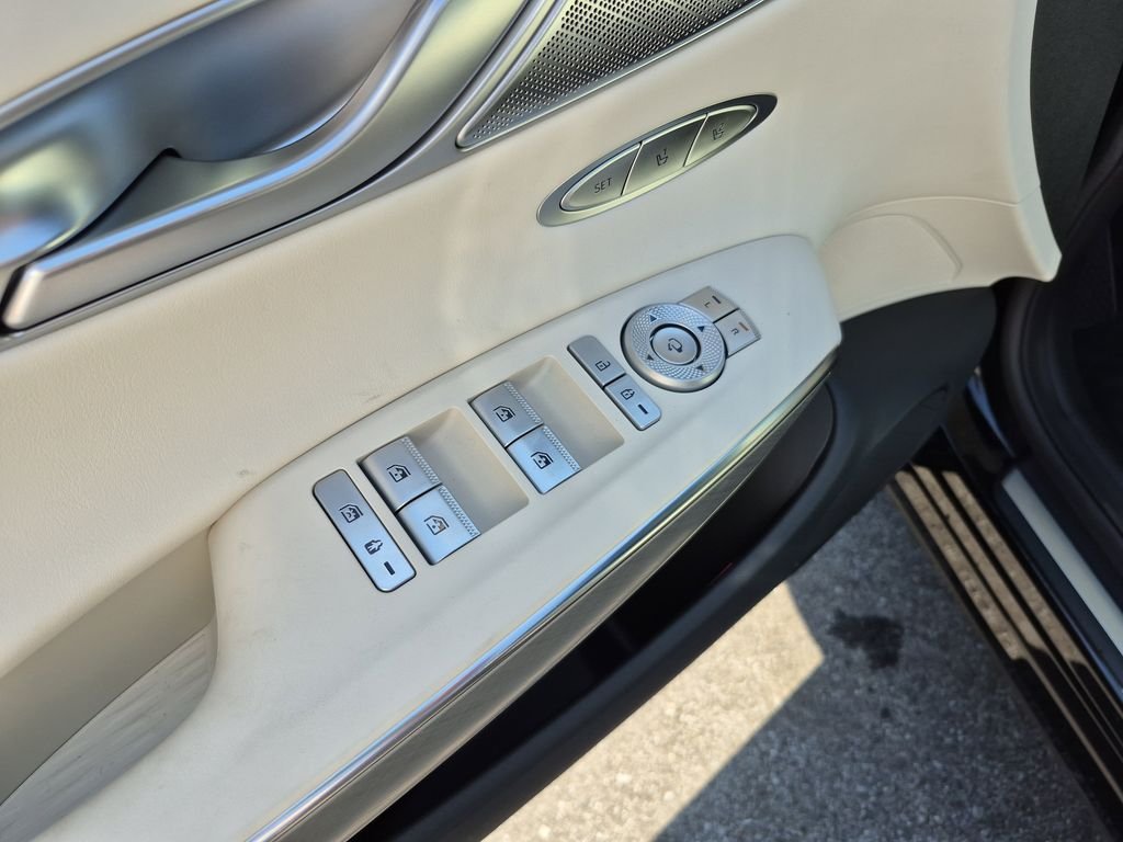2025 GENESIS GV70 Advanced - Photo 19