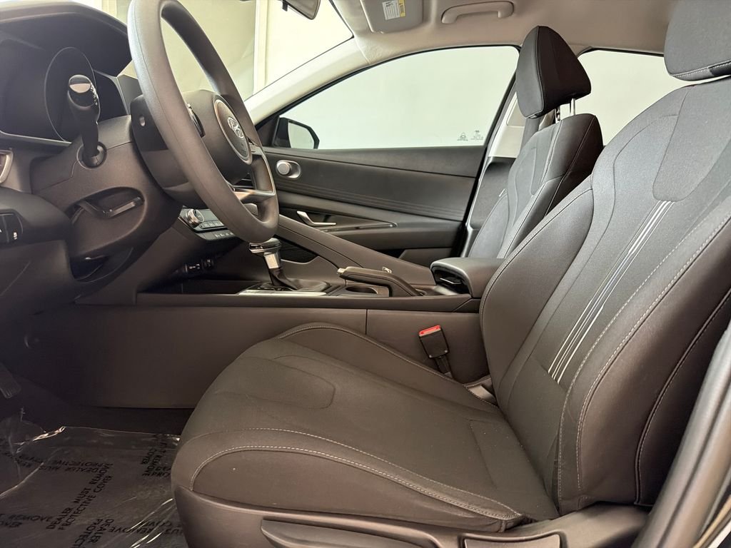 Used 2022 Black Hyundai SEL image 13