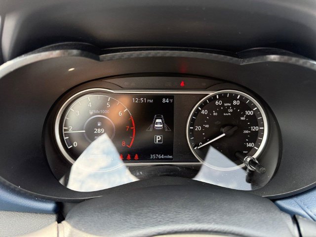 Used 2025 Scarlet Nissan 1.6 SV image 14