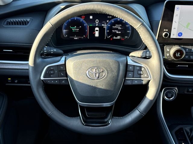 Used 2025 White Toyota Limited image 14