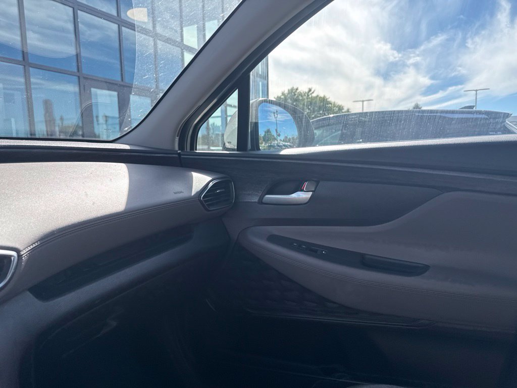 Used 2019 Silver Hyundai SE image 5