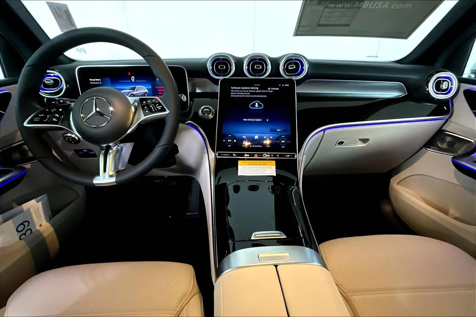 New 2026 Polar White Mercedes-Benz GLC 300 image 8