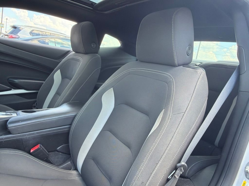 Used 2018 Silver Chevrolet 1LT image 13
