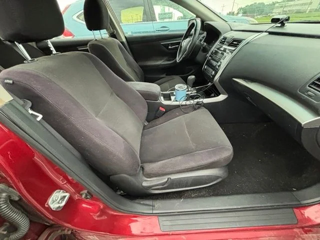 Used 2013 Red Nissan 2.5 S image 8