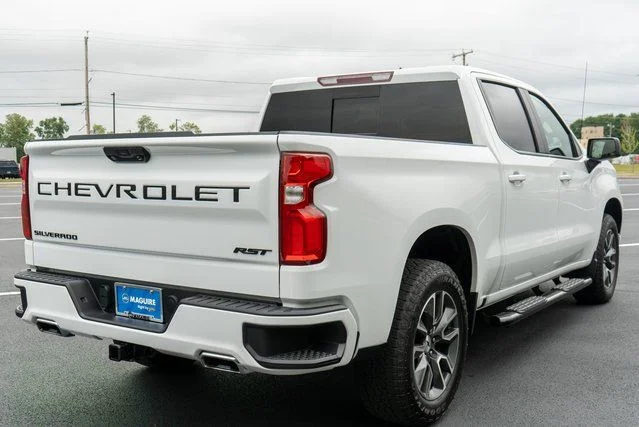 Used 2023 White Chevrolet RST image 6