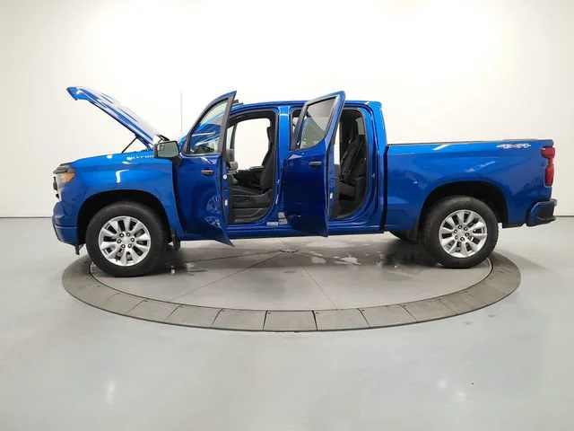 Used 2023 Glacier Blue Metallic Chevrolet Custom image 12