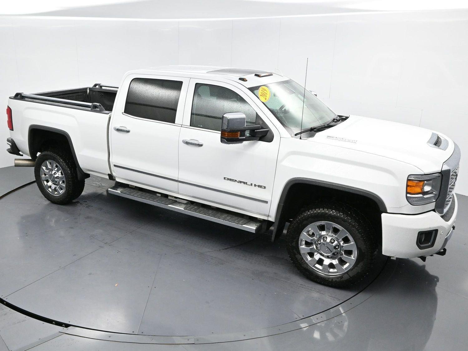 Used 2019 Summit White GMC Denali image 37