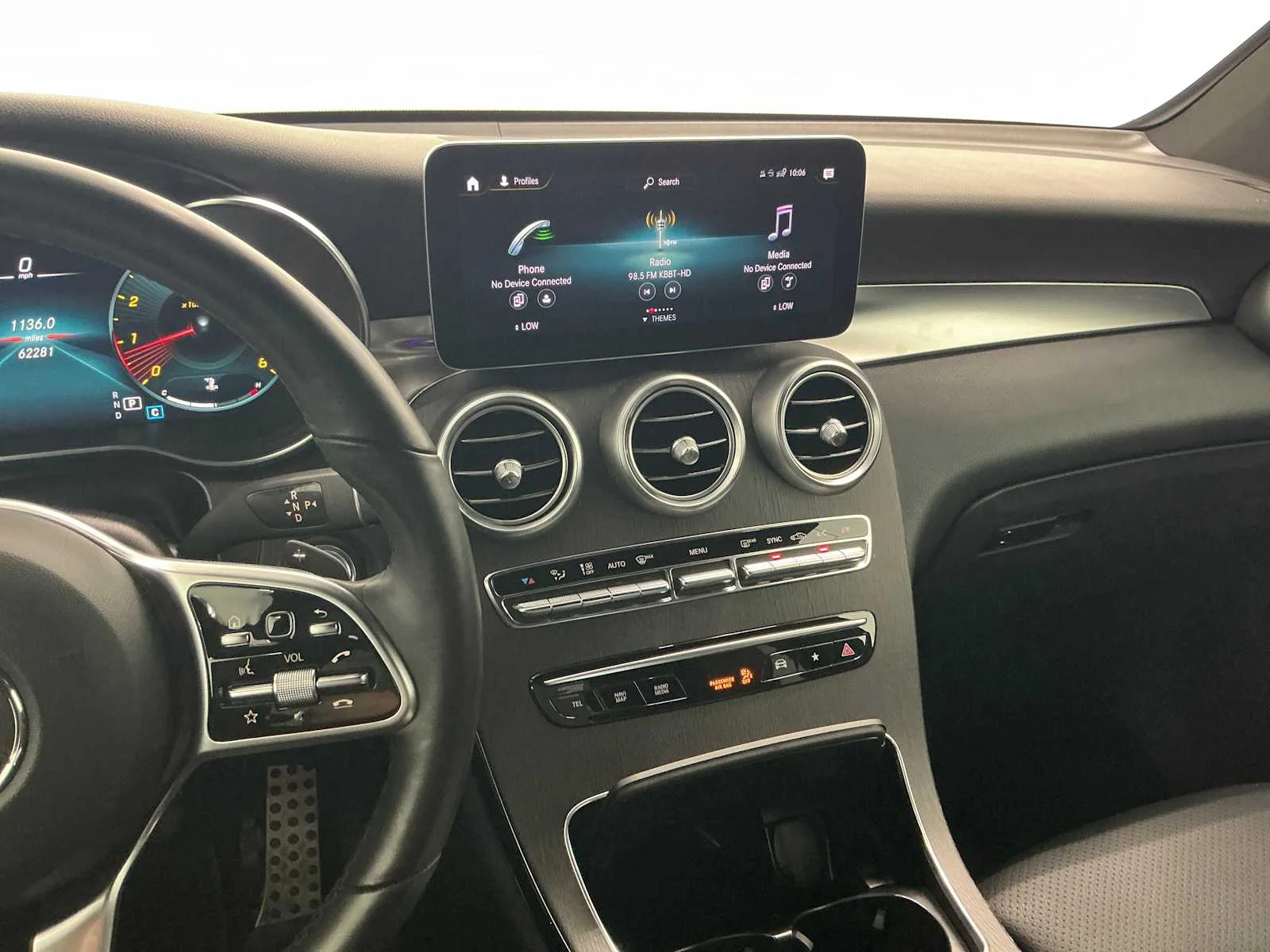 Certified Used 2022 Graphite Grey Metallic Mercedes-Benz GLC 300 image 19