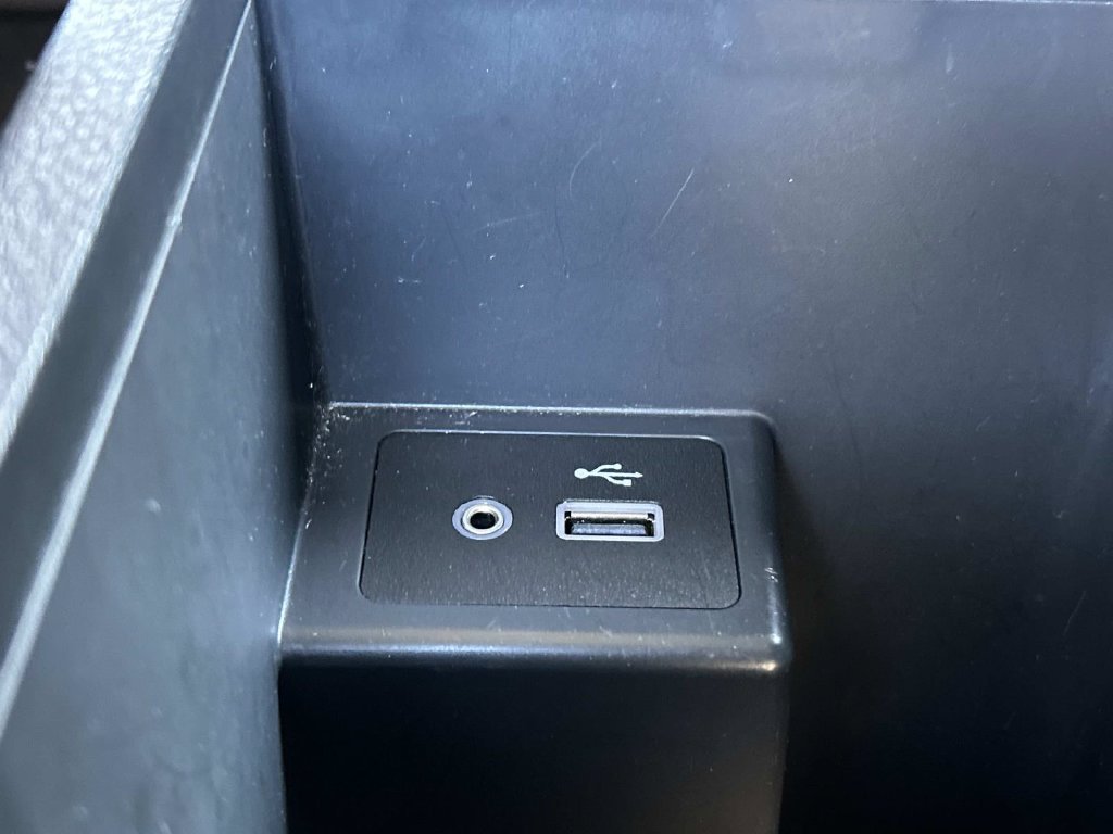 Used 2019 Gray Nissan SV image 28