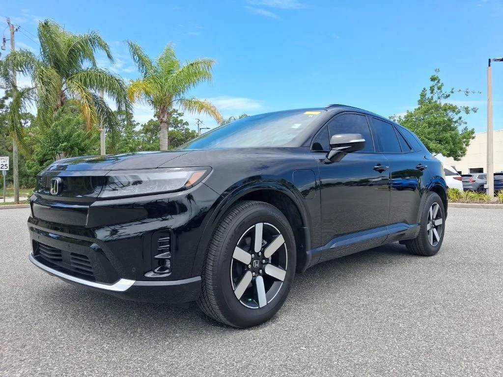 Used 2024  Honda Touring image 1