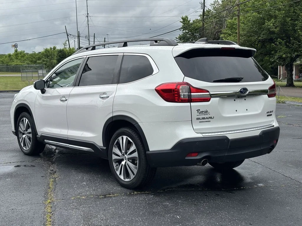 Used 2022 White Subaru Touring image 9