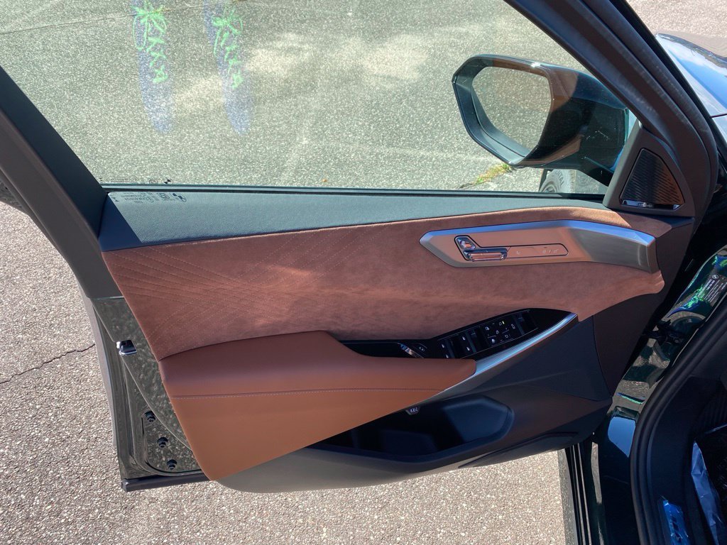 New 2027 Vancouver Green Metallic BMW 40 xDrive image 17