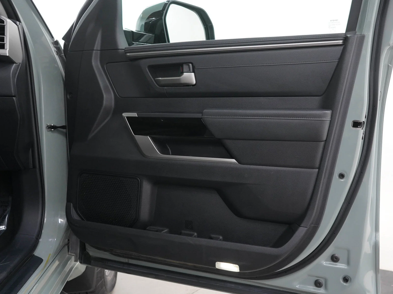 Used 2022  Toyota Limited image 11