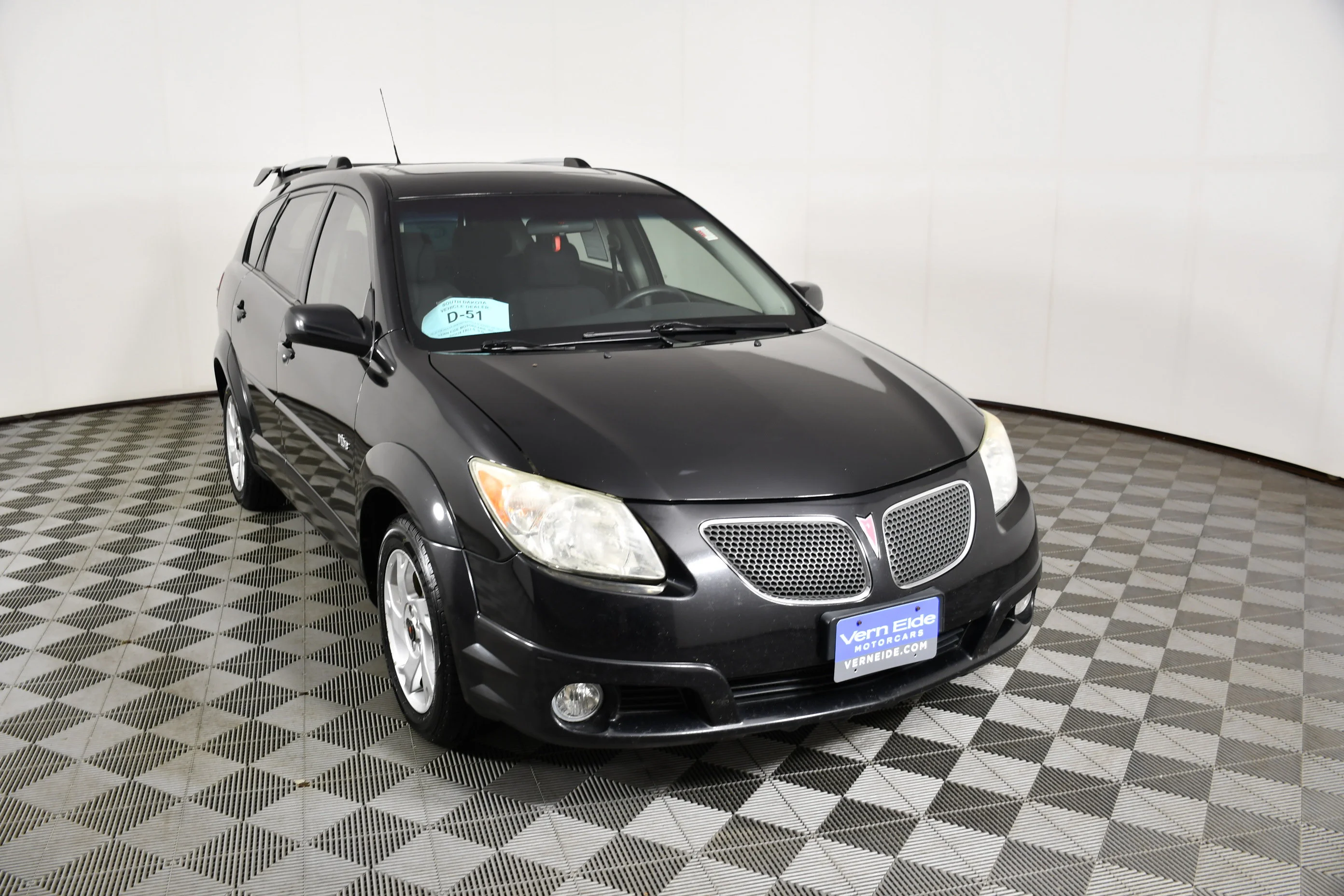 Used 2005 Abyss Black Pontiac Base image 3