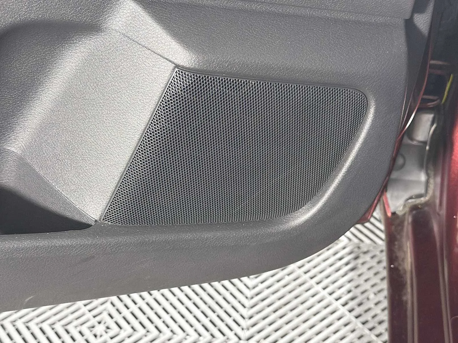 Used 2025 Rosewood Metallic Nissan SV image 16