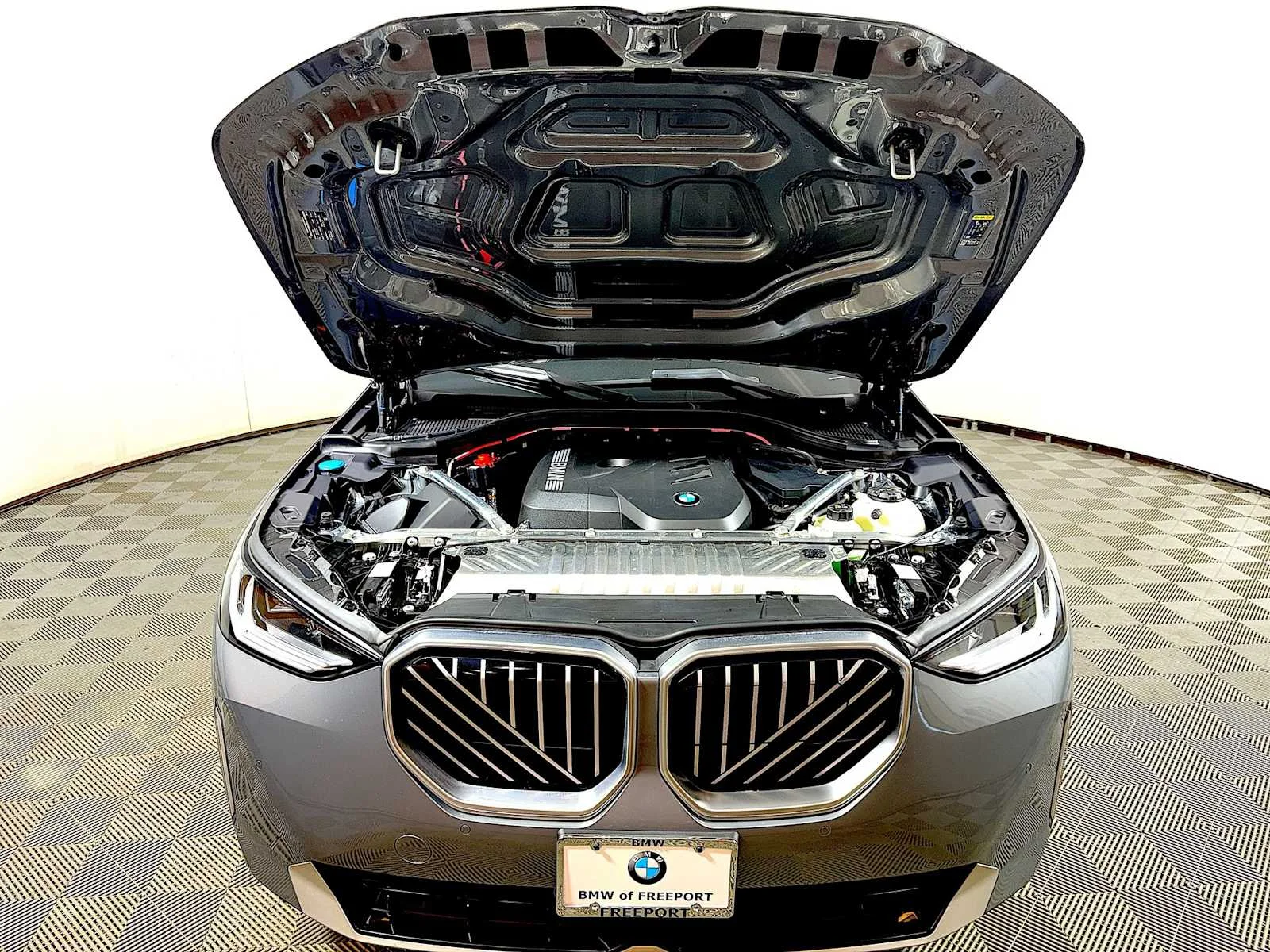 Used 2026 Skyscraper Grey Metallic BMW 30 xDrive image 31