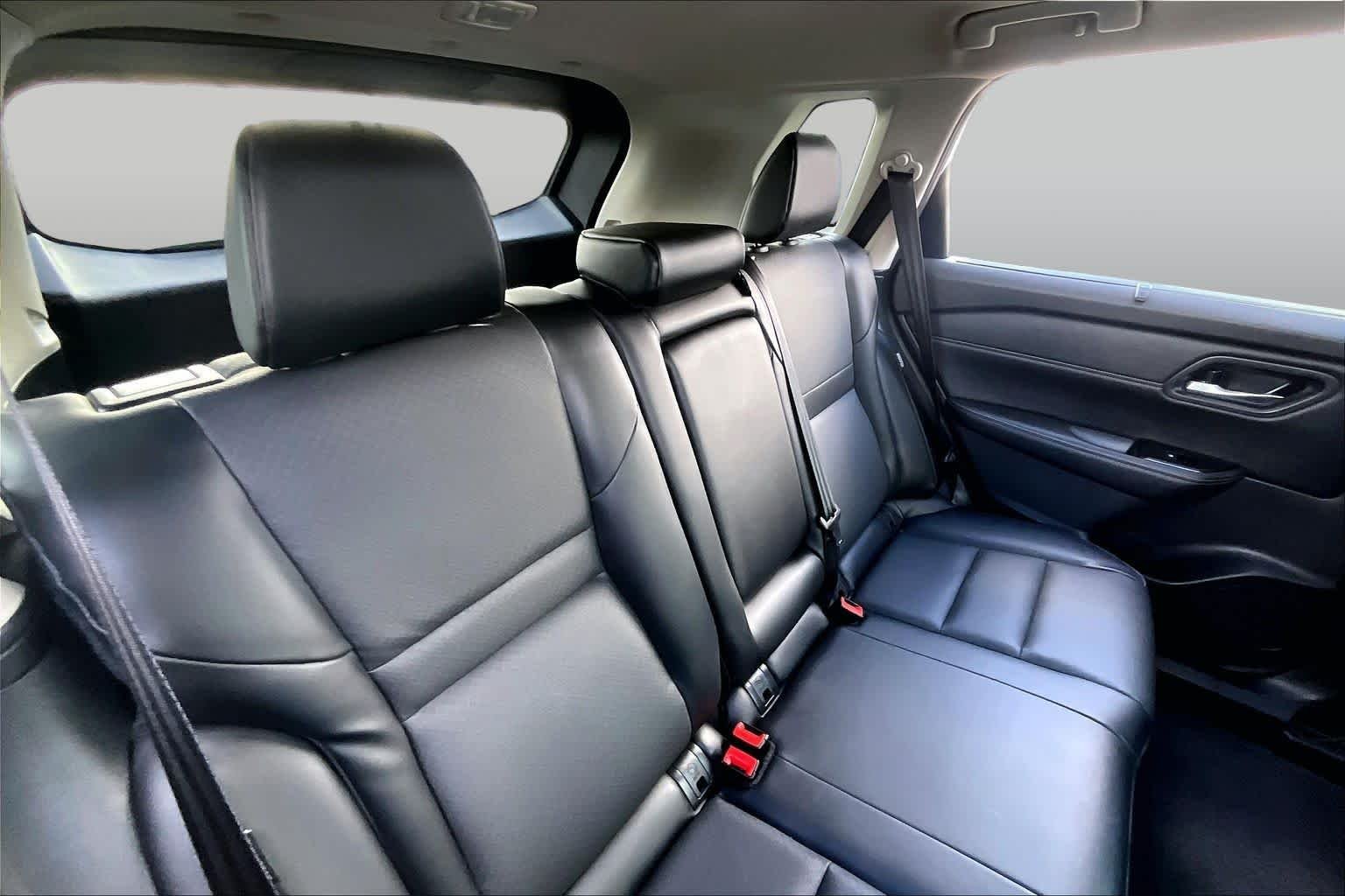 Used 2024 Everest White Pearl Nissan SV image 19