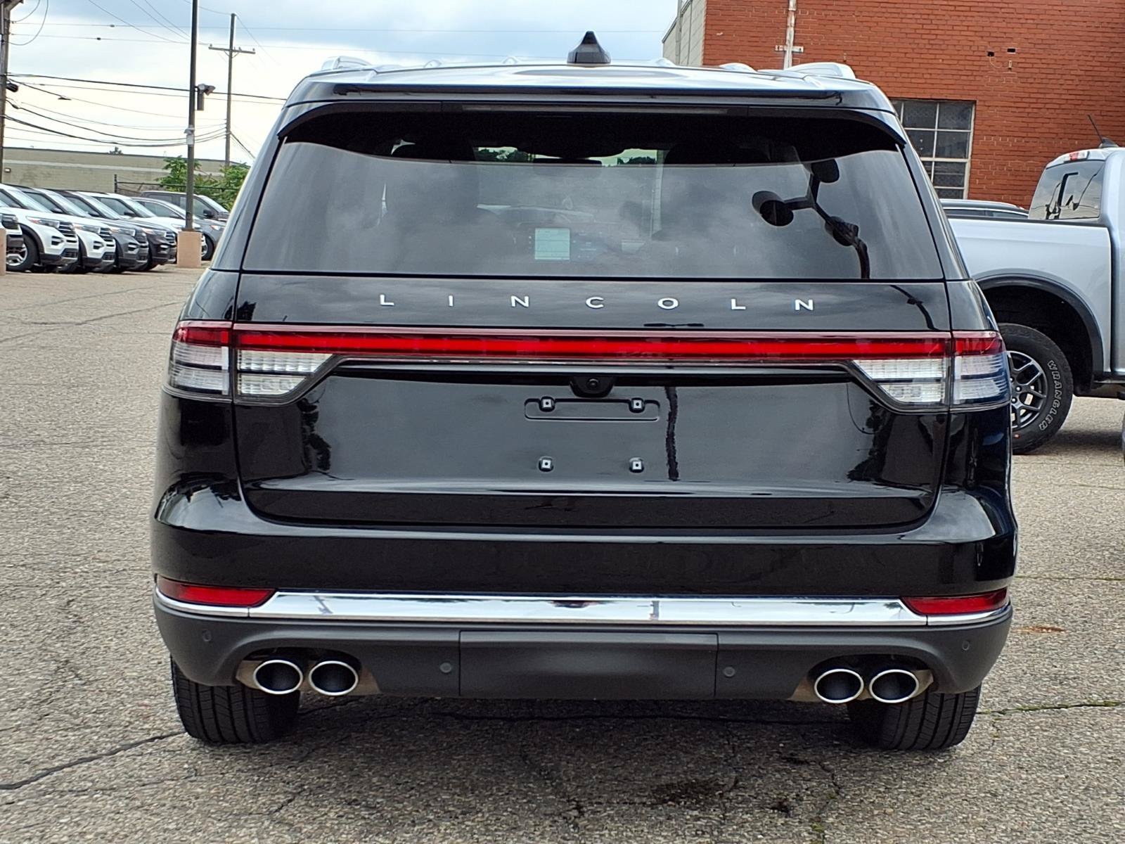 Used 2025 Infinite Black Metallic Lincoln Premiere image 24