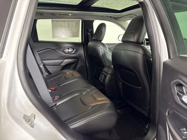 Used 2021 White Jeep Limited image 5