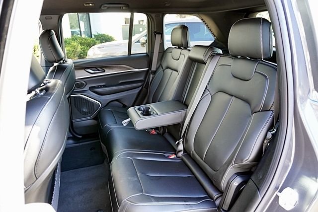 New 2026 Baltic Gray Metallic Clear-Coat Exterior Paint Jeep Limited image 19