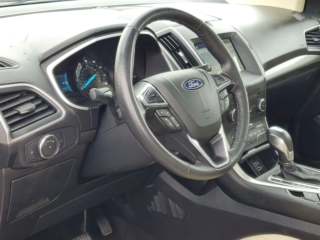 Certified Used 2018 White Gold Metallic Ford SEL image 8