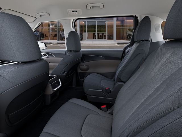 New 2026 Snow White Pearl Kia LX image 18